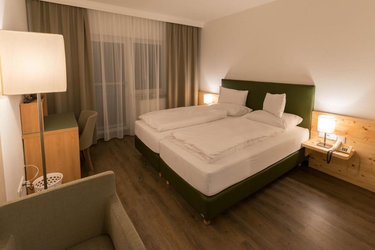 Hotel Gruenes Tuerl 바트슐러바흐 외부 사진