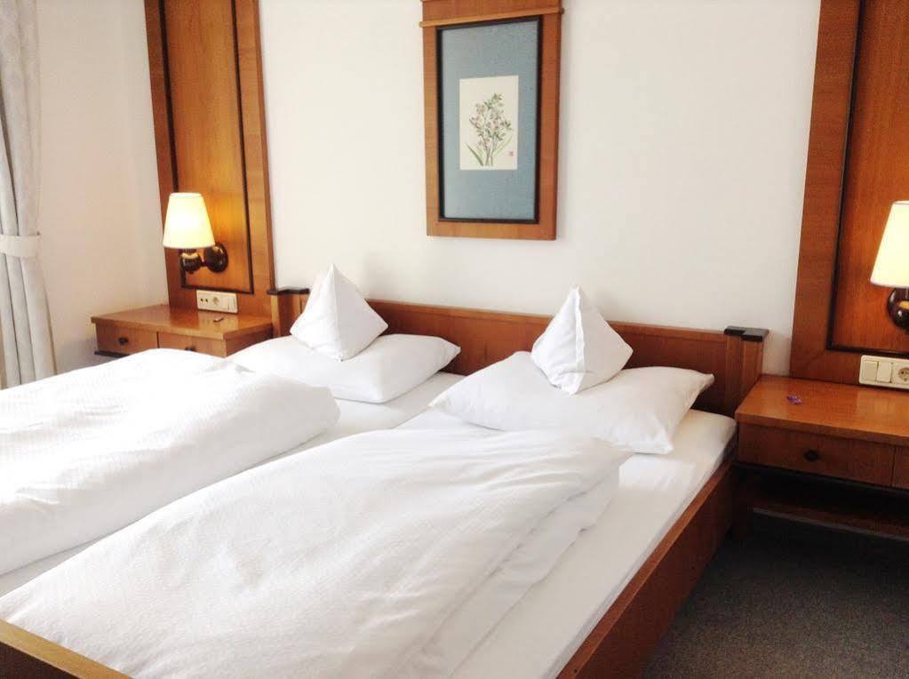 Hotel Gruenes Tuerl 바트슐러바흐 외부 사진