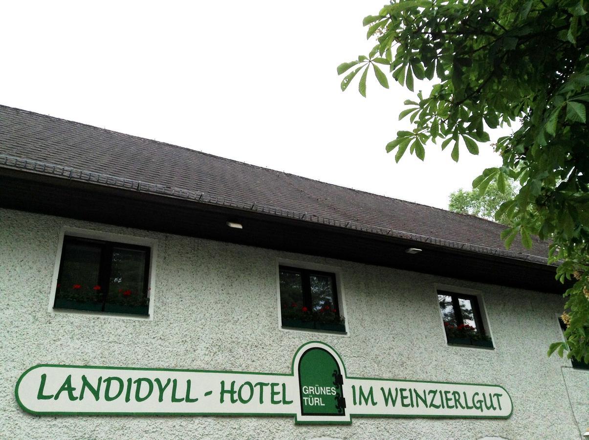 Hotel Gruenes Tuerl 바트슐러바흐 외부 사진