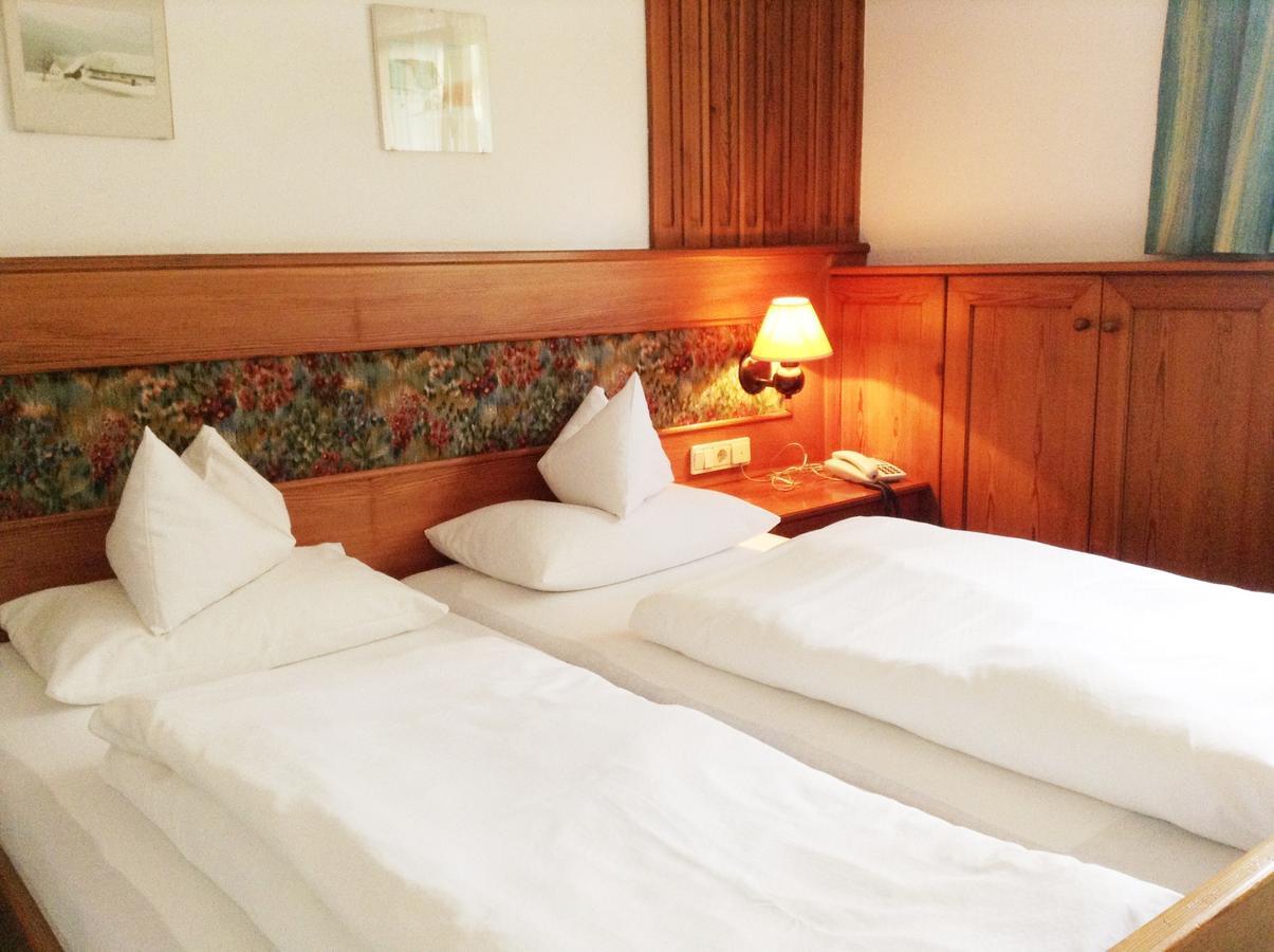 Hotel Gruenes Tuerl 바트슐러바흐 객실 사진