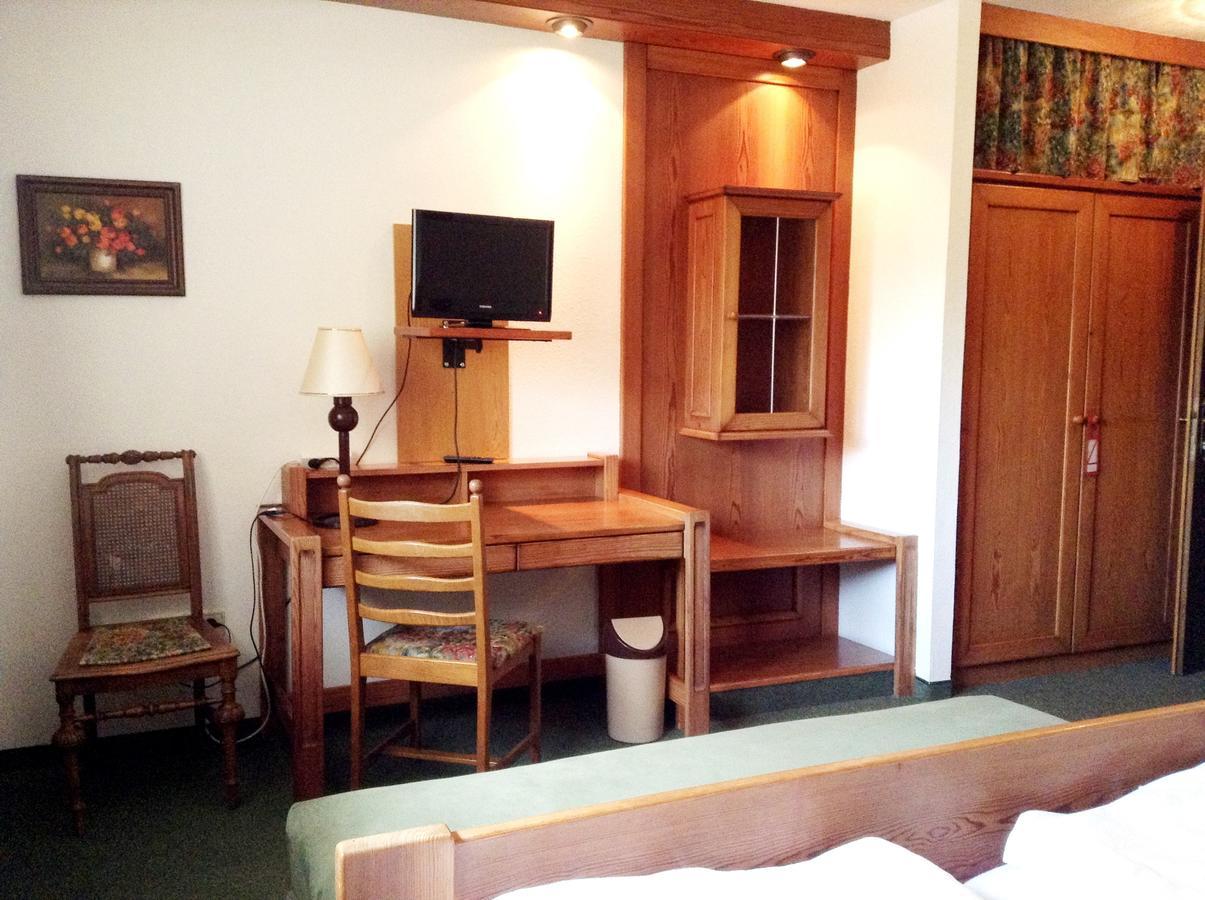 Hotel Gruenes Tuerl 바트슐러바흐 객실 사진